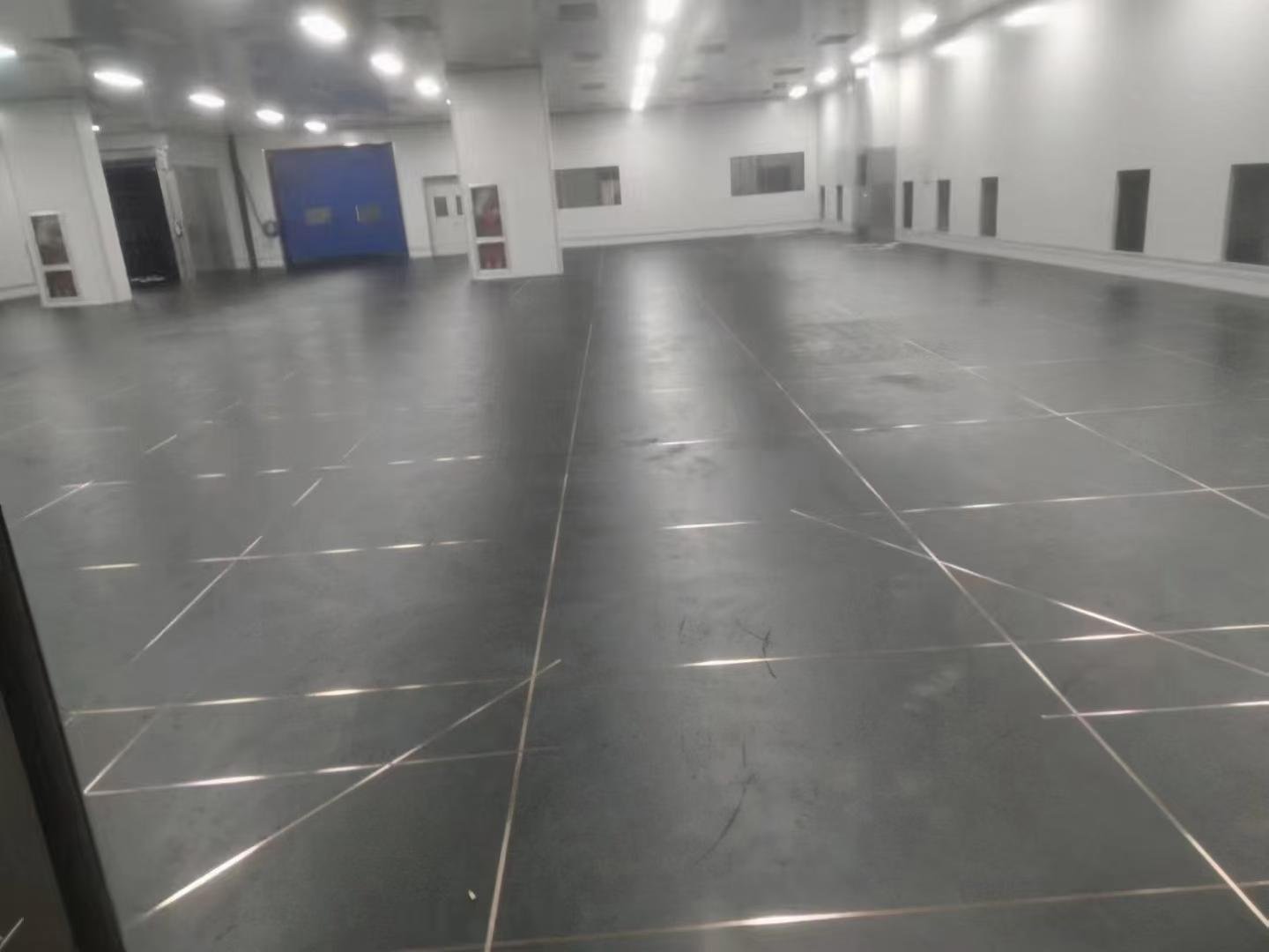 Anti-static epoxy self-leveling