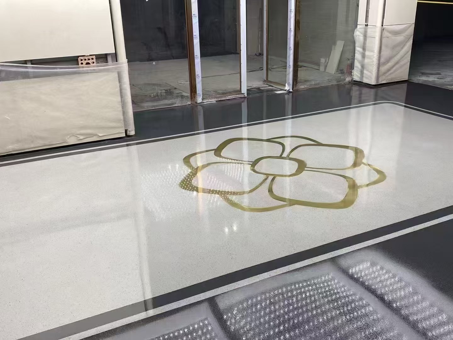 Epoxy terrazzo